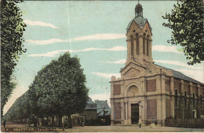 Carte postale ancienne Deauville La Salle des Fetes à Deauville