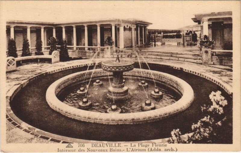 Carte postale ancienne Deauville Interieur des Nouveaux Bains - L'Atrium à Deauville