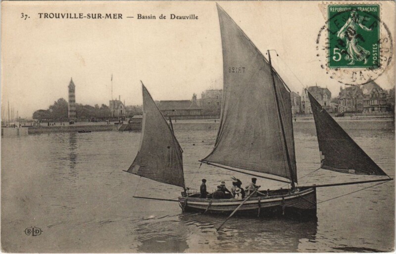 Carte postale ancienne Trouville-sur-Mer Bassin de Deauville à Deauville