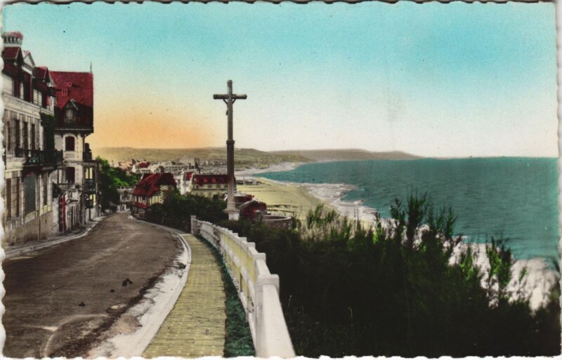 Carte postale ancienne Trouville-sur-Mer Le Calvaire à Trouville-sur-Mer