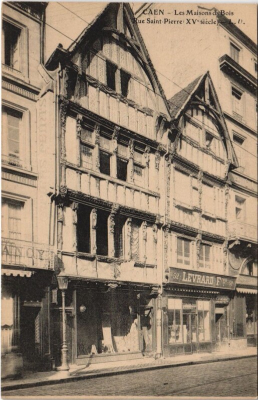 Carte postale ancienne Caen La Maison de Bois - Rue Saint-Pierre