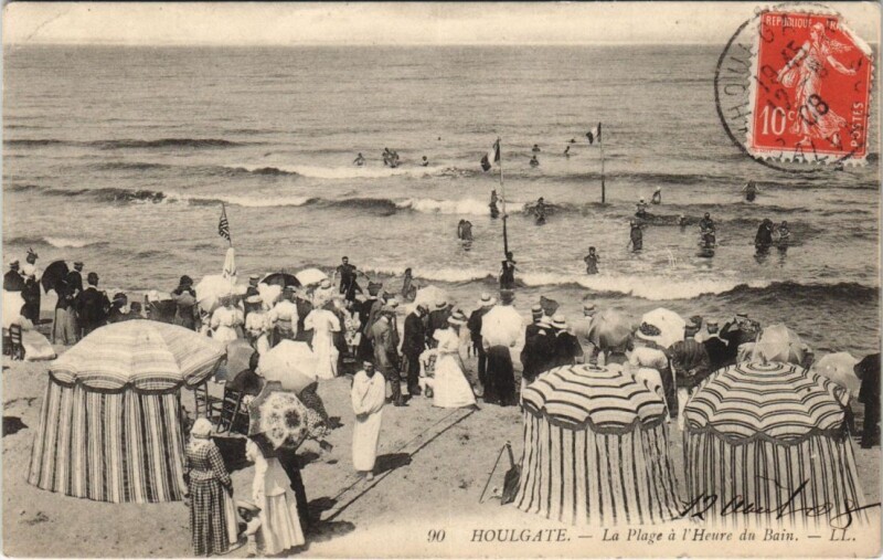 Carte postale ancienne Houlgate La Plage a l'Heure du Bain à Houlgate