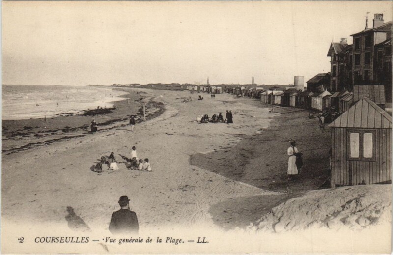 Carte postale ancienne Courseulles-sur-Mer Vue Generale de la Plage à Courseulles-sur-Mer