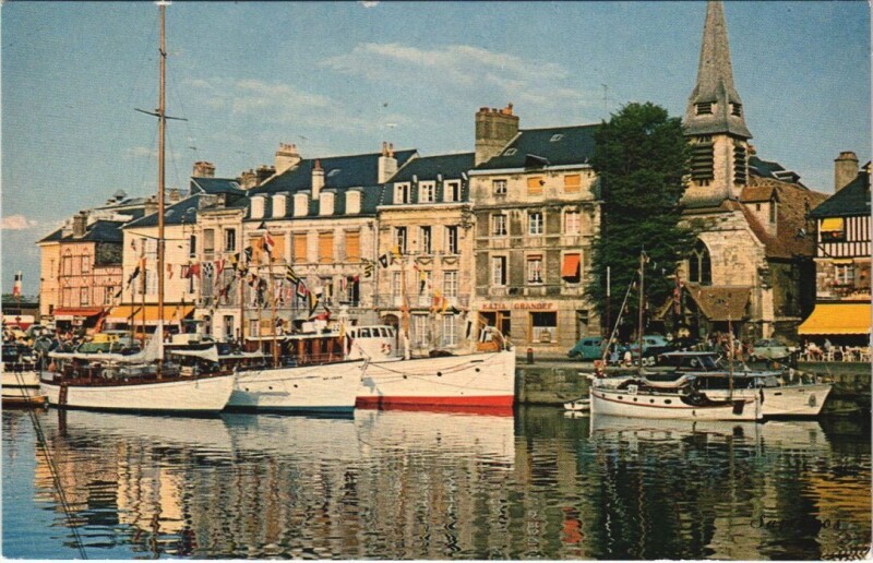 Carte postale ancienne Honfleur Le Vieux Bassin le Jour de la Fete des Marins à Honfleur