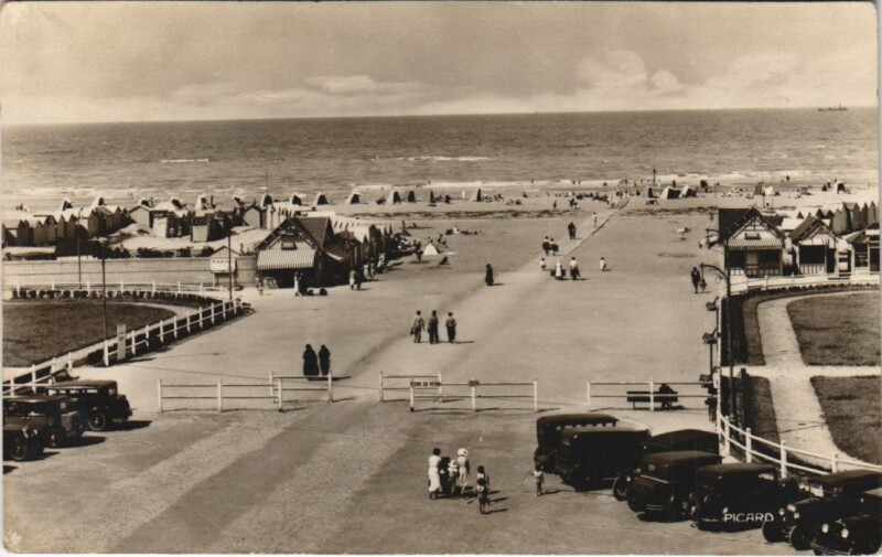 Carte postale ancienne Riva-Bella Entree de la Plage