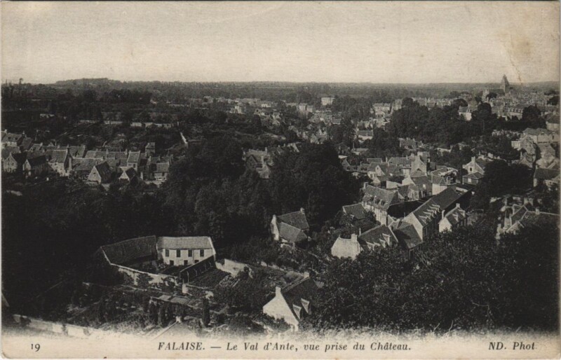 Carte postale ancienne Falaise Le Val d'Ante - Vue prise du Chateau à Falaise