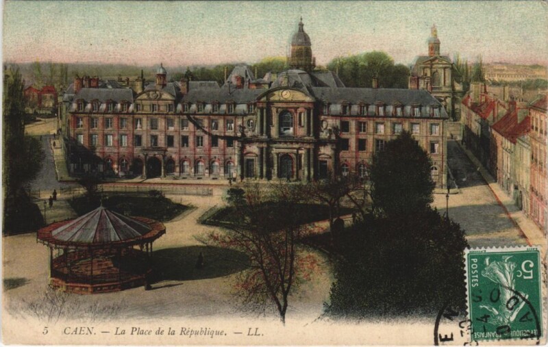 Carte postale ancienne Caen La Place de la Republique