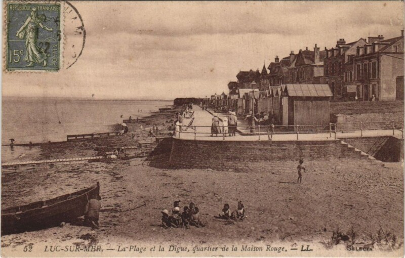 Carte postale ancienne Luc-sur-Mer La Plage et la Digue - Quartier de la Maison Rouge à Luc-sur-Mer