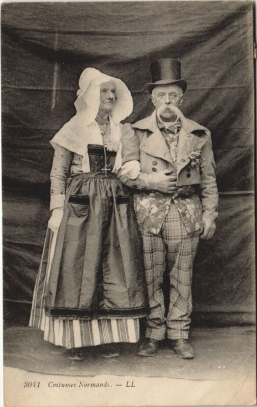 Carte postale ancienne Costumes Normands