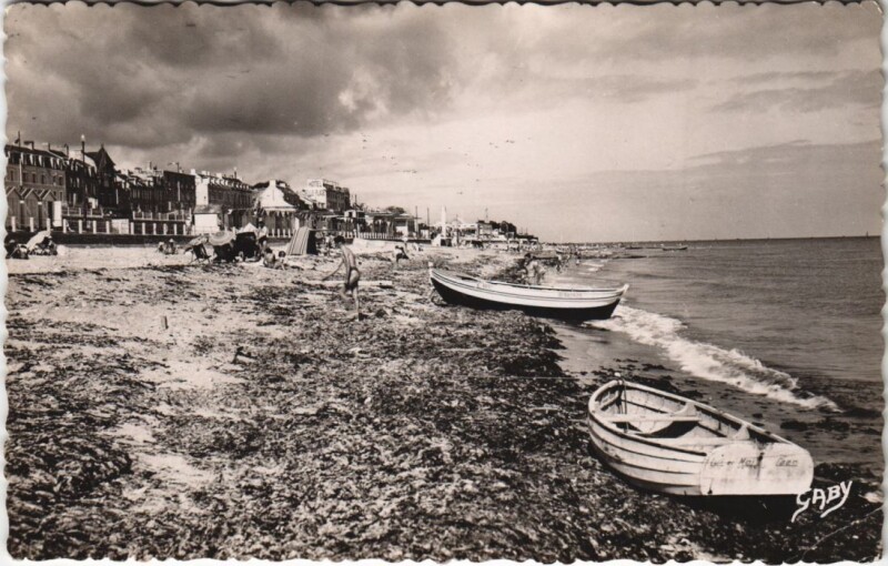 Carte postale ancienne Luc-sur-Mer La Plage à Luc-sur-Mer