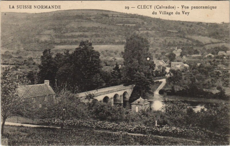 Carte postale ancienne Le Vey Clecy - Vue Panoramique du Village du Vey au Vey