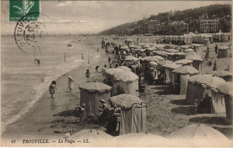 Carte postale ancienne Trouville-sur-Mer La Plage à Trouville-sur-Mer
