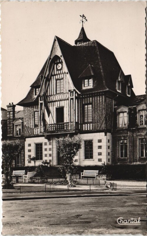 Carte postale ancienne Deauville La Mairie à Deauville