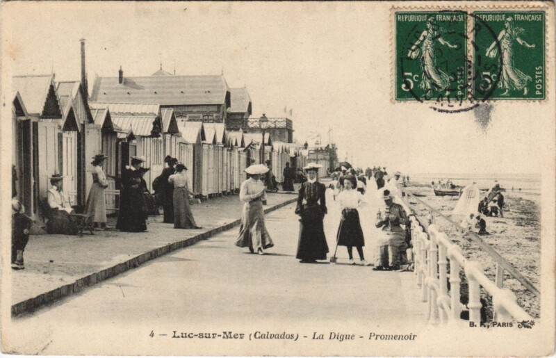 Carte postale ancienne Luc-sur-Mer La Digue - Promenoir à Luc-sur-Mer