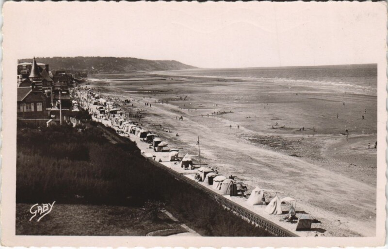Carte postale ancienne Blonville-sur-Mer Vue Generale de la Plage à Blonville-sur-Mer