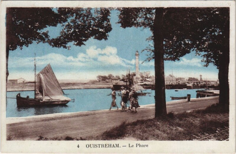 Carte postale ancienne Ouistreham Le Phare à Ouistreham