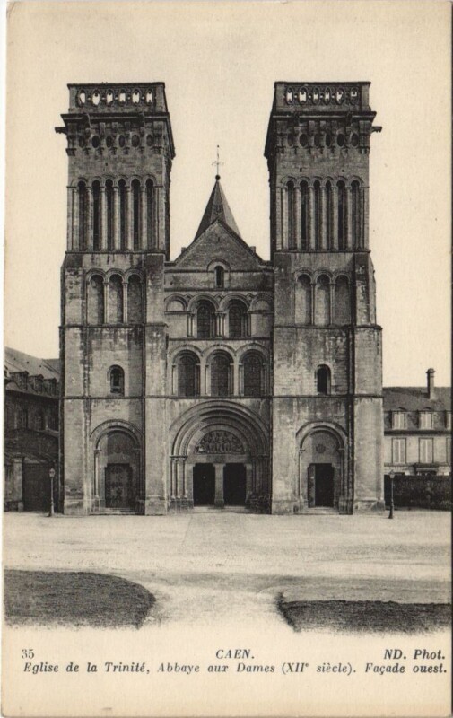 Carte postale ancienne Caen Eglise de la Trinite - Abbaye aux Dames