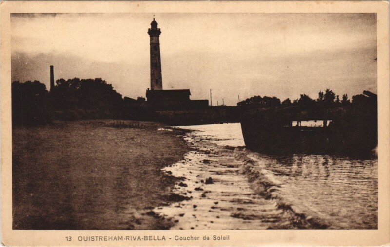 Carte postale ancienne Ouistreham Riva-Bella - Coucher de Soleil à Ouistreham