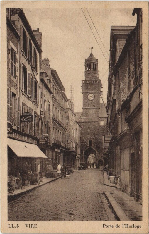 Carte postale ancienne Vire Porte de l'Horloge