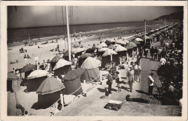 Carte postale ancienne Deauville La Plage à Deauville