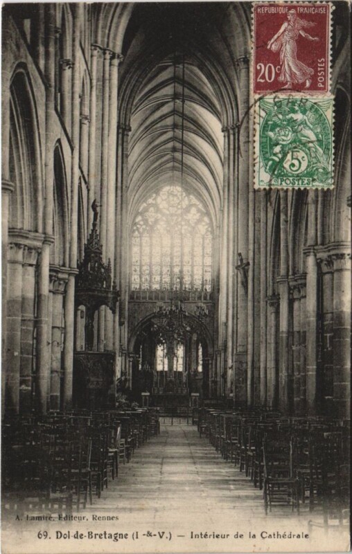 Carte postale ancienne Dol-de-Bretagne Interieur de la Cathedrale à Dol-de-Bretagne