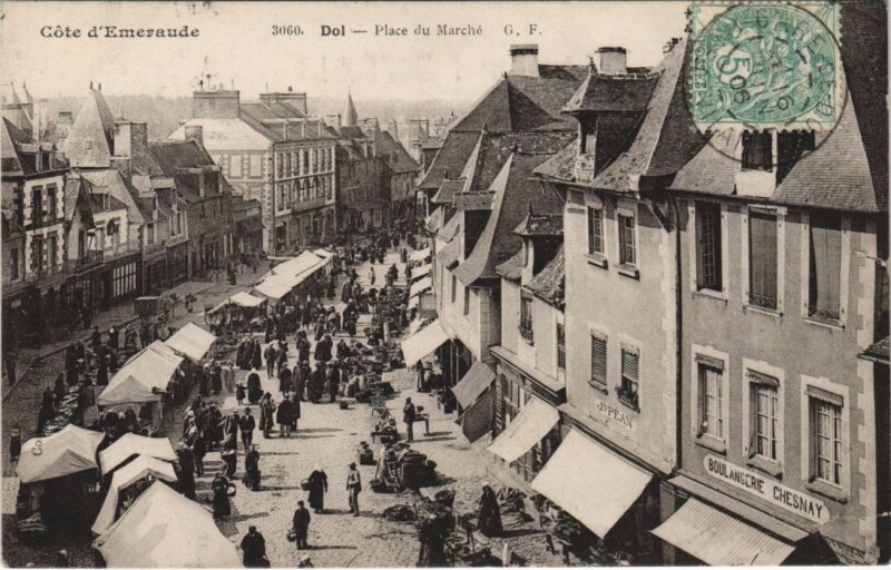 Carte postale ancienne Dol-de-Bretagne Place du Marche à Dol-de-Bretagne