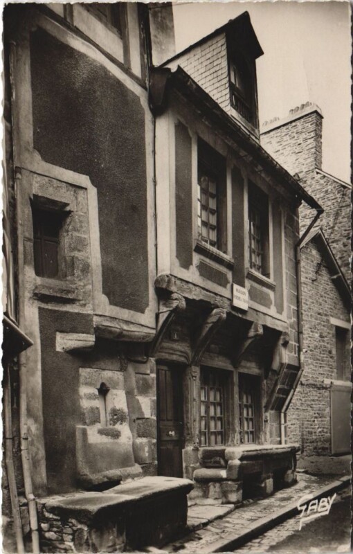 Carte postale ancienne Dol-de-Bretagne Maison du Porche au Pain à Dol-de-Bretagne