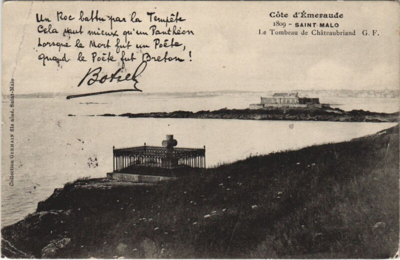Carte postale ancienne Saint-Malo Le Tombeau de Chateaubriand à Saint-Malo