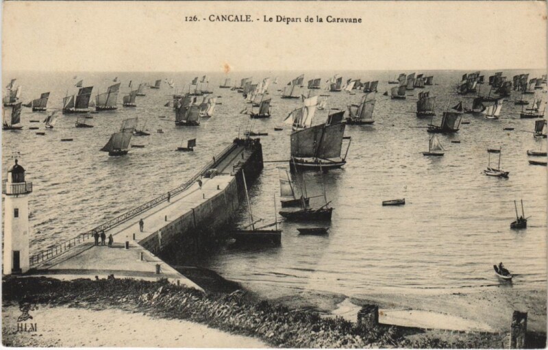 Carte postale ancienne Cancale Le Depart de la Caravane à Cancale