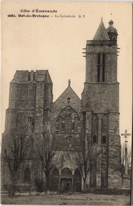 Carte postale ancienne Dol-de-Bretagne La Cathedrale à Dol-de-Bretagne
