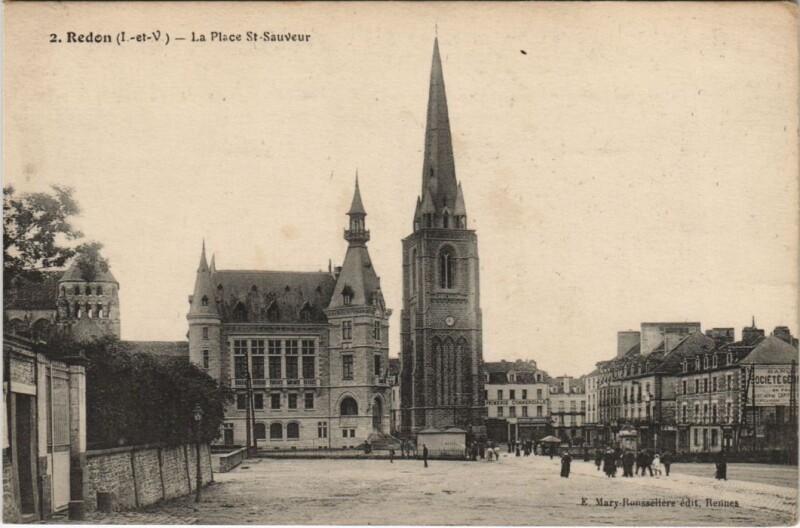 Carte postale ancienne Redon La Place Saint-Sauveur à Redon