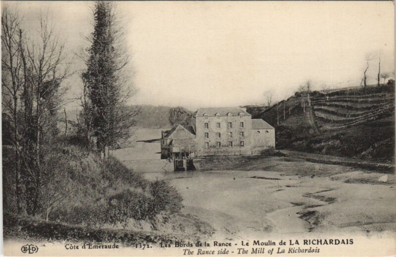 Carte postale ancienne La Richardais Le Moulin de Becherel à La Richardais