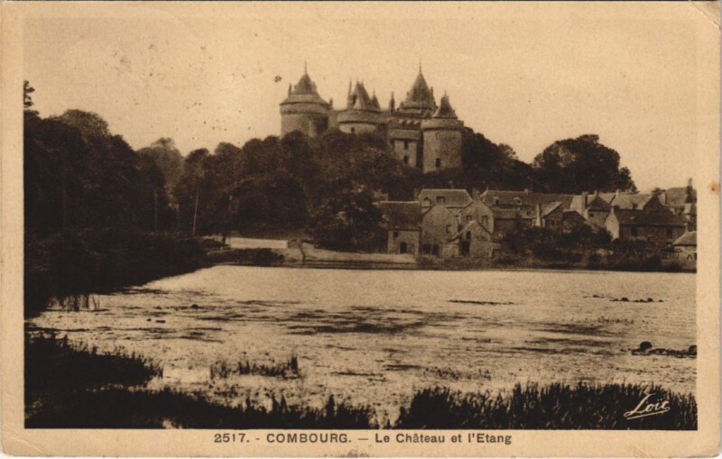 Carte postale ancienne Combourg Le Chteau et l'Etang à Combourg