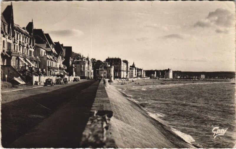 Carte postale ancienne Trouville La Digue