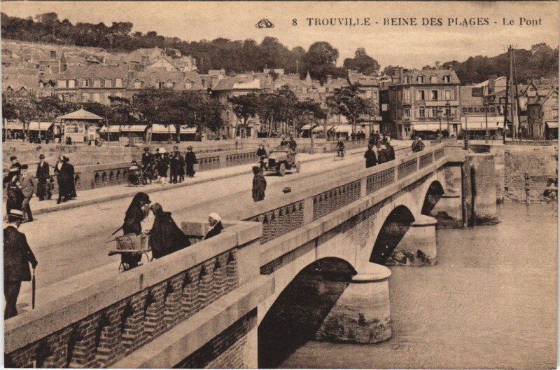 Carte postale ancienne Trouville Le Pont