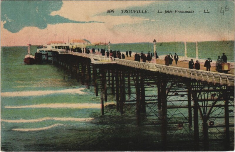 Carte postale ancienne Trouville La Jetee Promenade