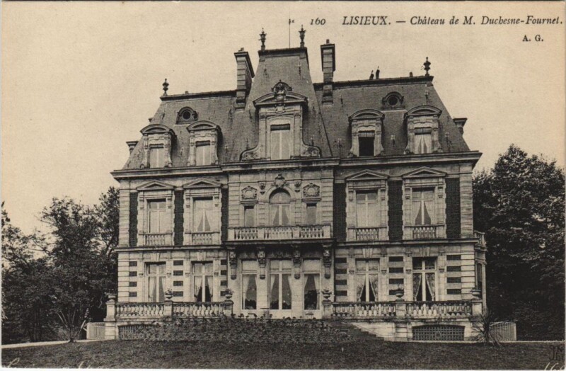 Carte postale ancienne Lisieux Chateau de M. Duchene Fournet à Lisieux