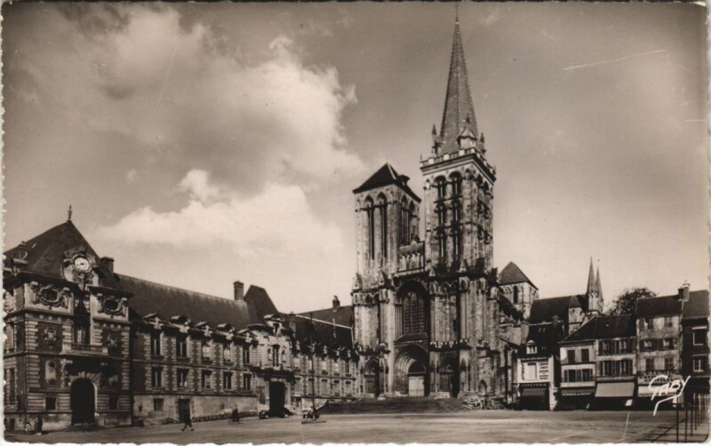 Carte postale ancienne Lisieux Cathedrale Saint-Pierre à Lisieux