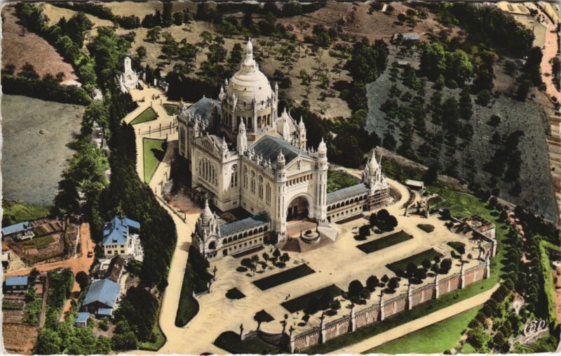 Carte postale ancienne Lisieux vue aerienne vers la Basilique à Lisieux