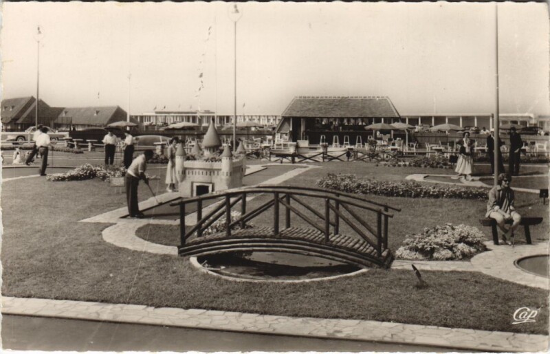 Carte postale ancienne Deauville Le golf miniature à Deauville