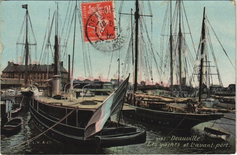 Carte postale ancienne Deauville Les Yachts et l'avant port à Deauville