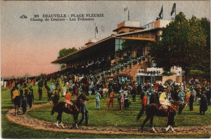 Carte postale ancienne Deauville Champ de Courses, Les Tribunes à Deauville