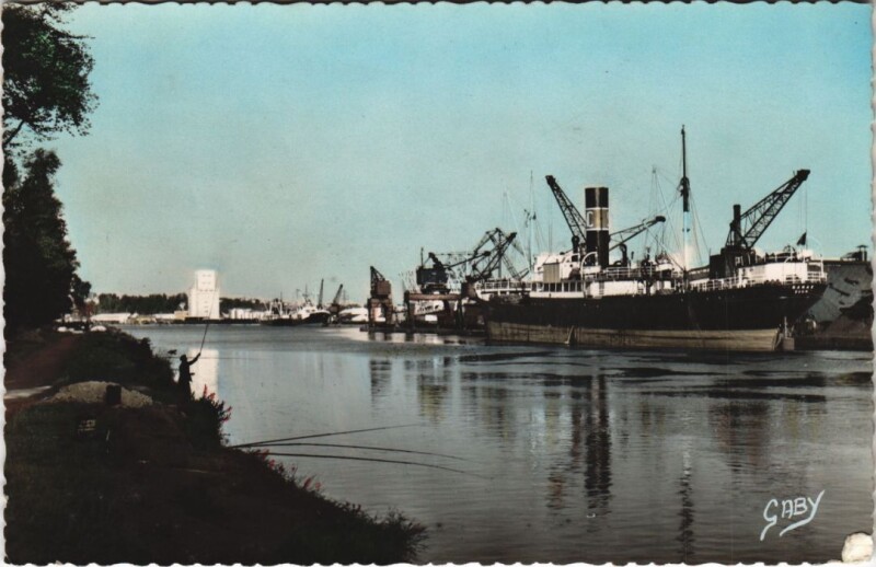 Carte postale ancienne Caen Bateaux au Mole