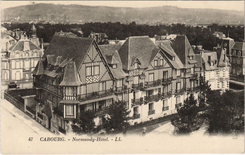 Carte postale ancienne Cabourg Normandy Hotel à Cabourg