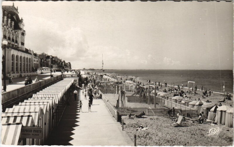 Carte postale ancienne Cabourg La Plage à Cabourg