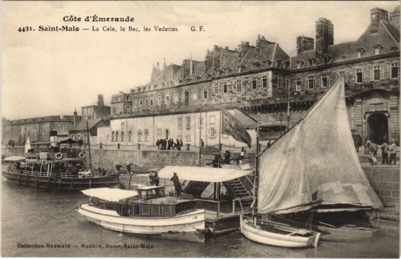 Carte postale ancienne Saint Malo La Cale, le Bac, les Vedettes à Saint-Malo