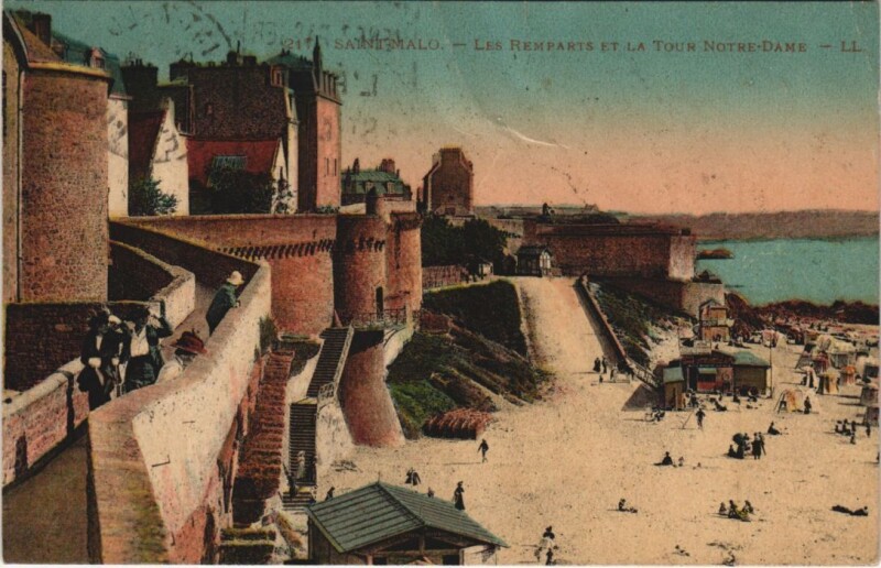 Carte postale ancienne Saint Malo Les Remparts à Saint-Malo