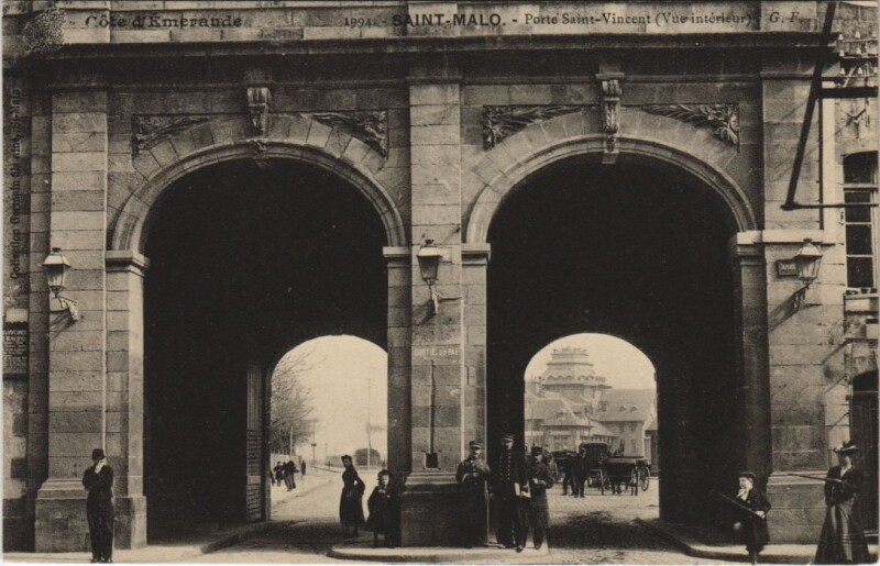 Carte postale ancienne Saint Malo Porte Saint Vincent à Saint-Malo