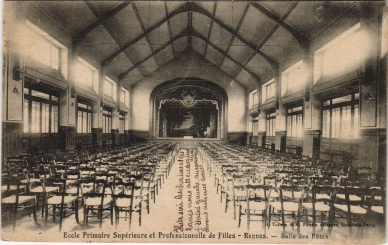 Carte postale ancienne Rennes Ecole Primaire Superieure, Salle des Fetes à Rennes