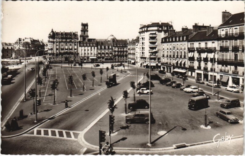 Carte postale ancienne Rennes Place Bretagne à Rennes
